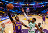 洛杉矶湖人对阵波士顿凯尔特人NBA新闻配图，斯台普斯中心比赛画面
